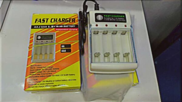 AA/AAA Rechargeable Battery Charger